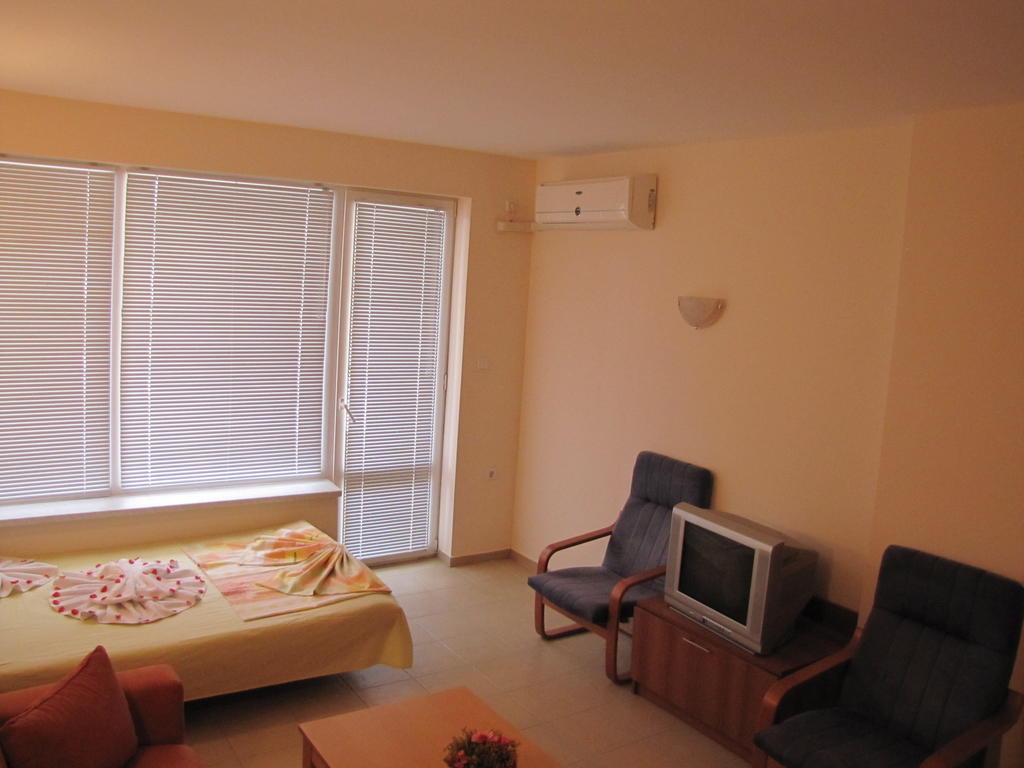 Sb Rentals Apartments In Blue Marine Complex Sunny Beach Room photo