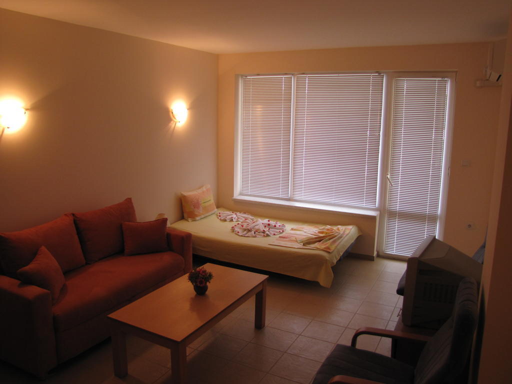 Sb Rentals Apartments In Blue Marine Complex Sunny Beach Room photo