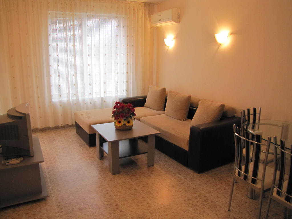Sb Rentals Apartments In Blue Marine Complex Sunny Beach Room photo